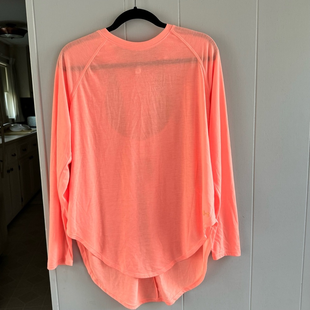 Under Armour long sleeved t-shirt with open back XL